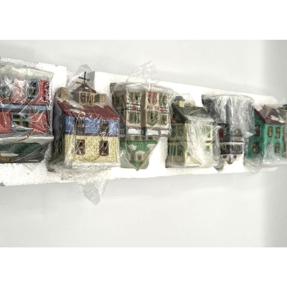 Mr. Christmas Mini Village Ornaments Musical Light Up House Battery Set of 6 NEW